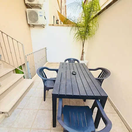 Leo & Sea Guest house